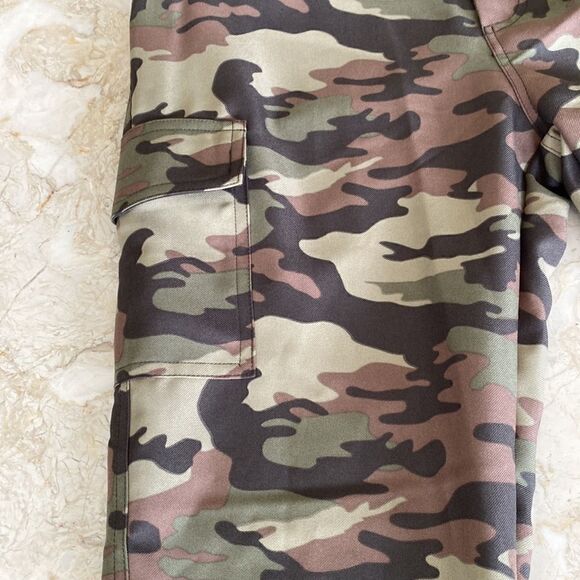 NWT Ardene Camo Cargo Pants - Picture 6 of 12